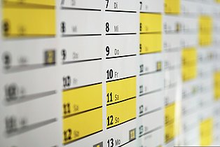 Man sieht Ausschnitt aus Wandkalender.